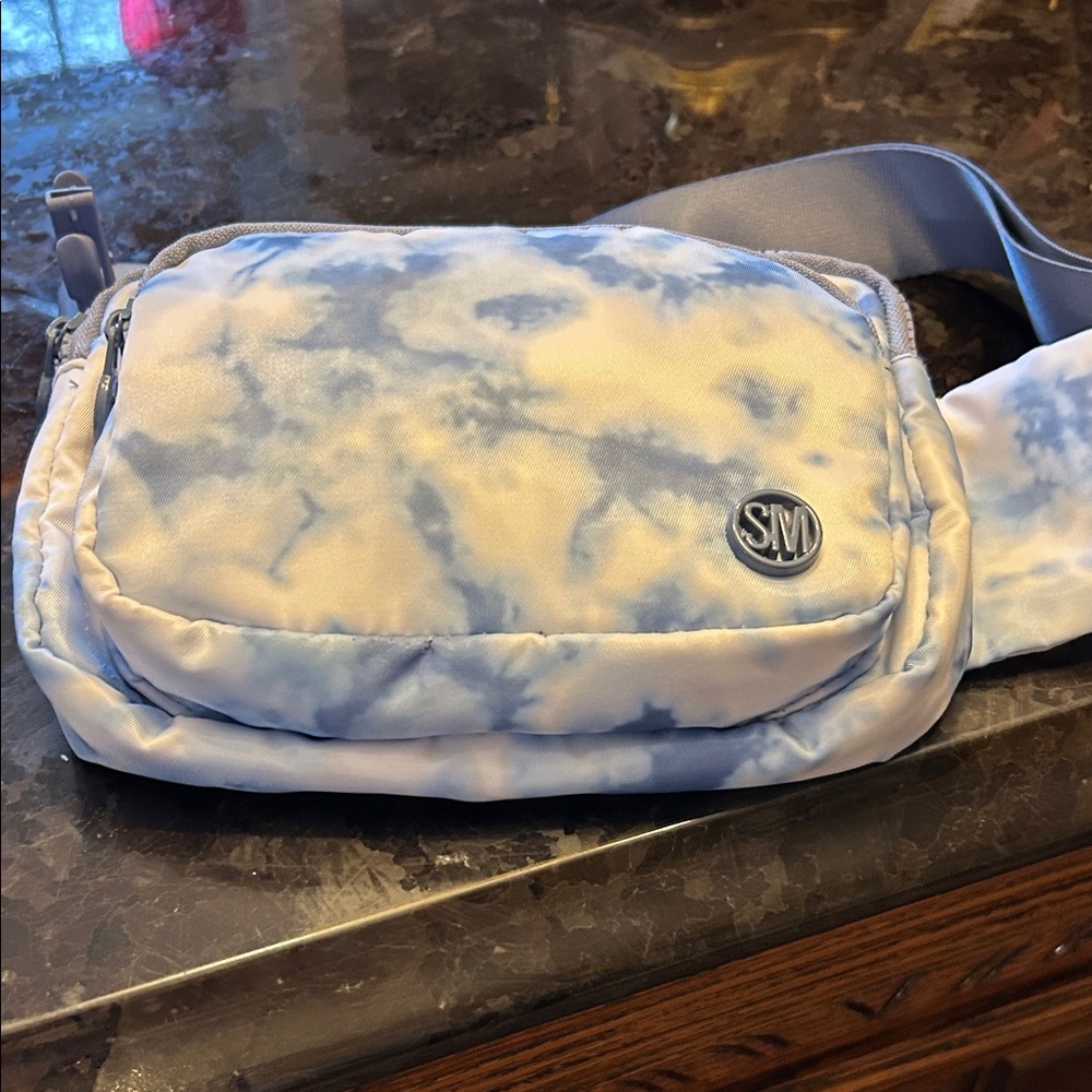 Stylish Blue and White Tie-Dye Women’s Bag / New